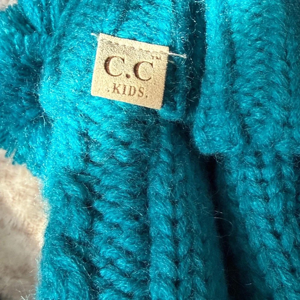 C.C Kids Cozy Blue Knit Mittens for Kids/PRICE LISTED INCLUDES 15% OFF